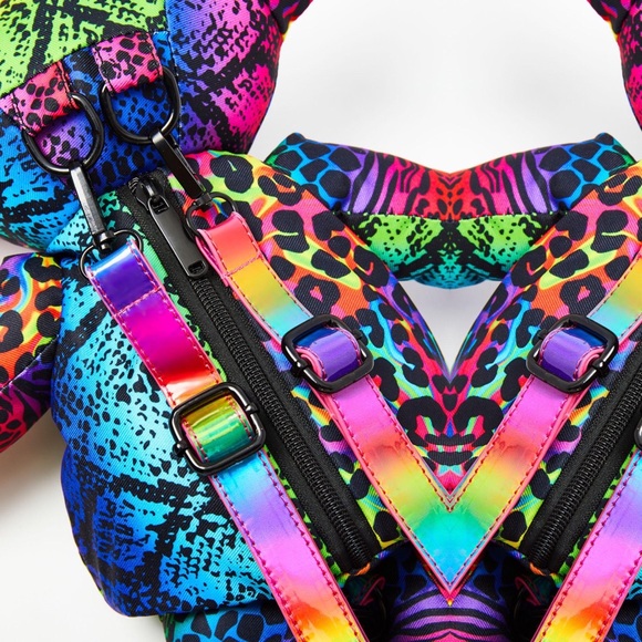 🆕 Dolls Kill 🌈 Rainbow Teddy Backpack - Picture 4 of 7